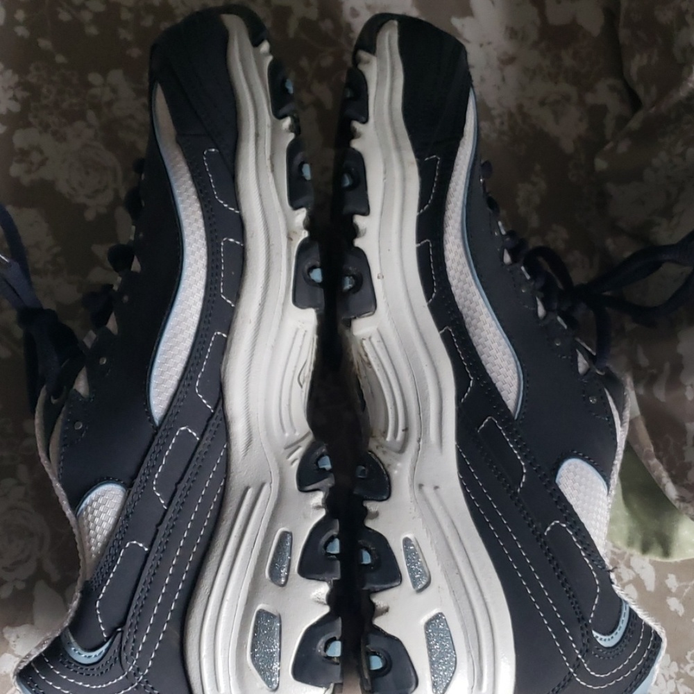 Shoes - Picture 3 of 3